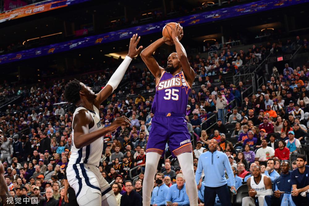 在球场上全 在球场上全