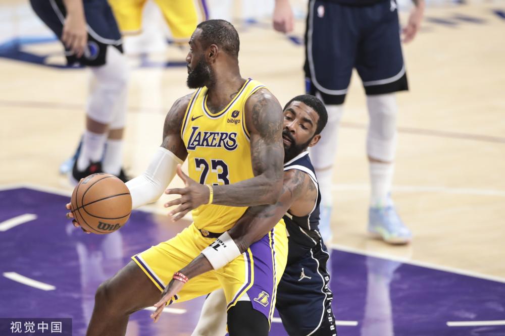 在输球后，莫兰特疑似对着勇士队的替补席做出了“持枪”的手势.