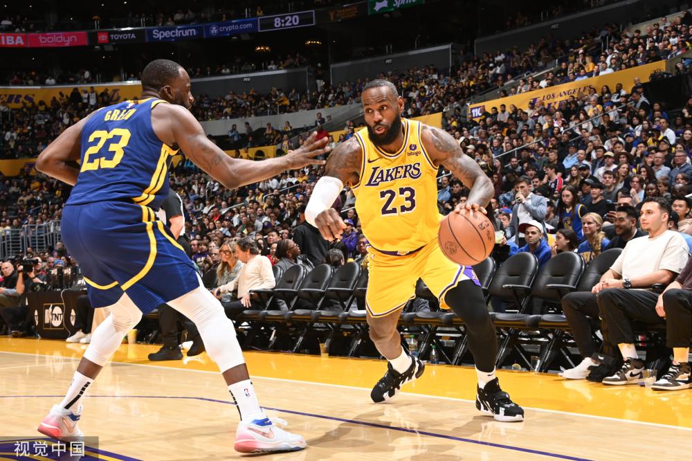 [图]张馨破门对手乌龙 中国女两球完胜越南女.