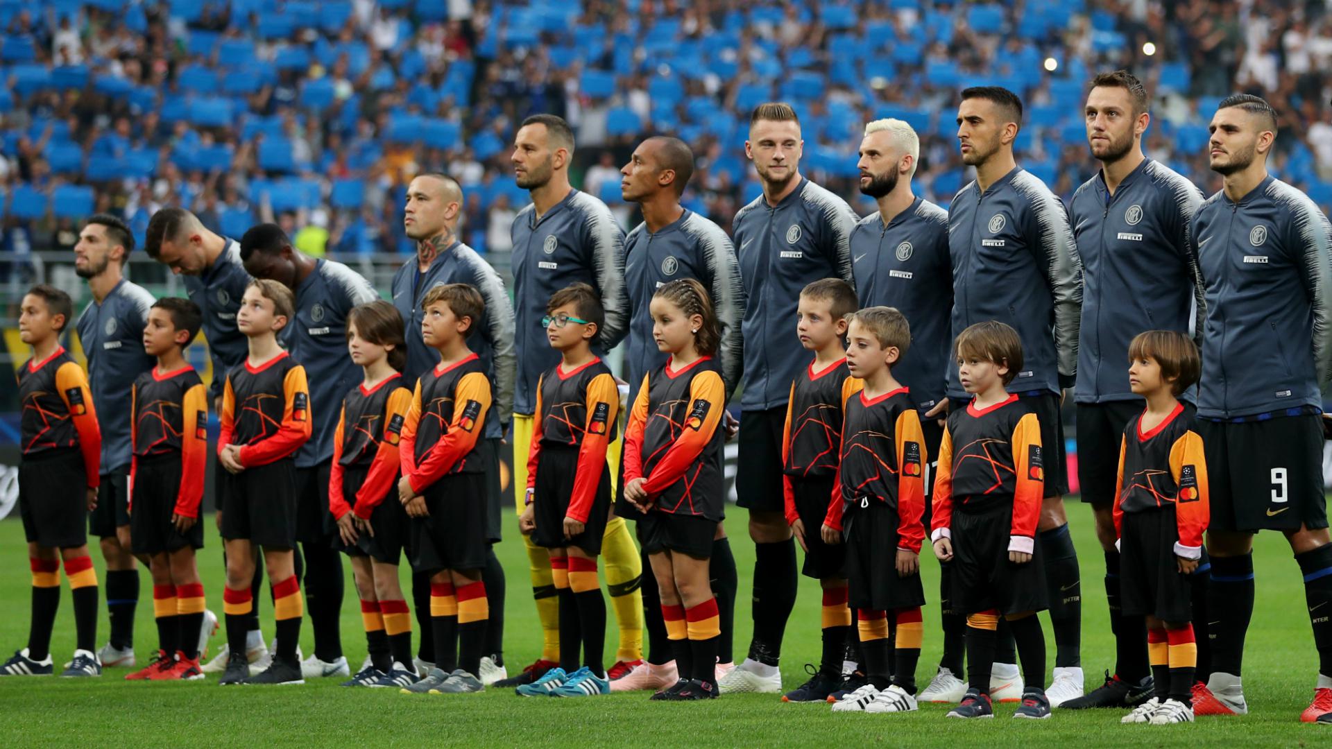 球迷宠儿！哈特扭脚伤退 麦迪逊广场花园观众起立鼓掌致敬（人气球员哈特脚踝扭伤退赛，麦迪逊广场花园全场起立鼓掌致敬）